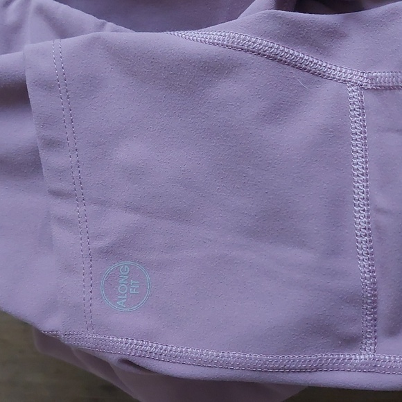 Along Fit Leggings - Picture 4 of 12